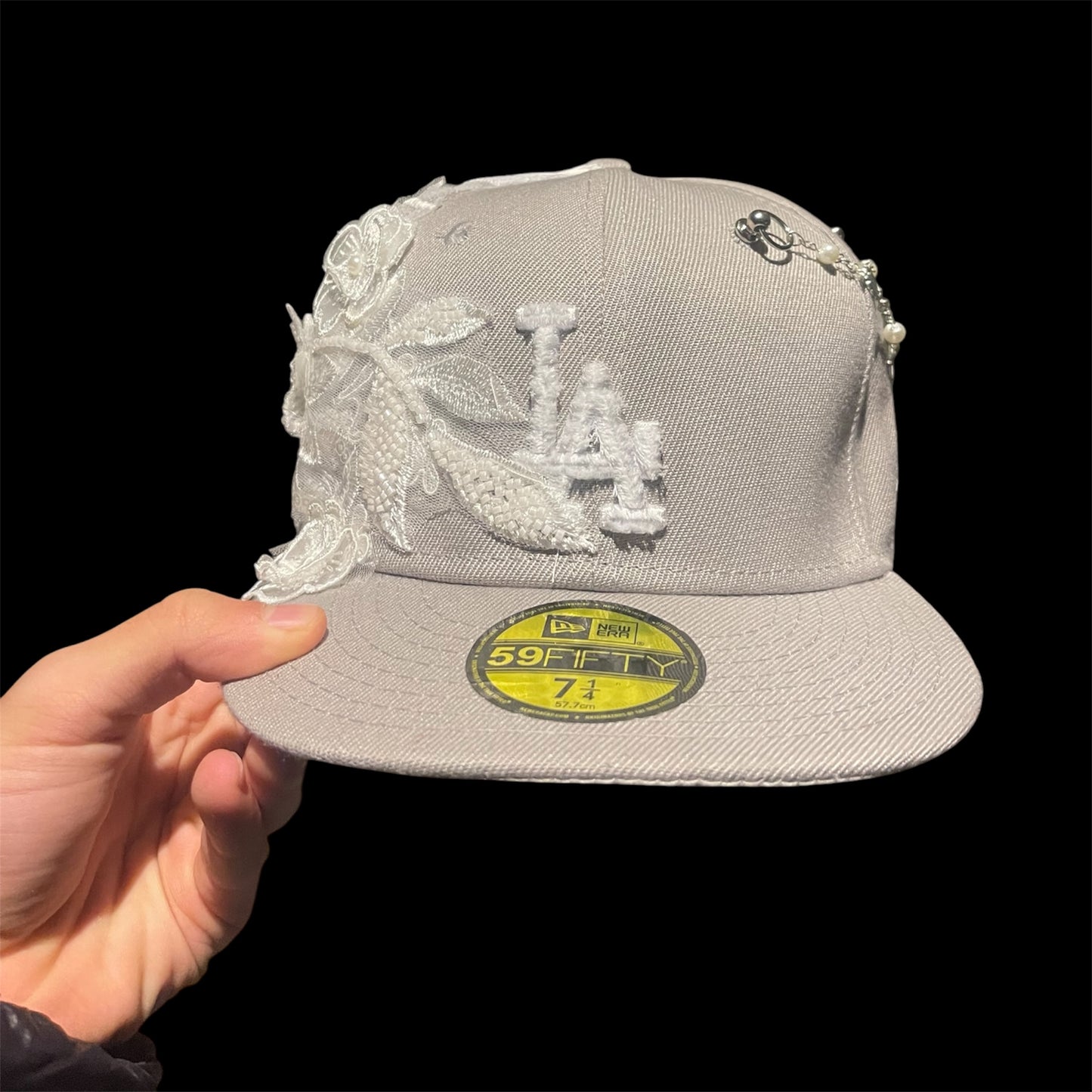 CUSTOM WHITE FLOWERS CAP