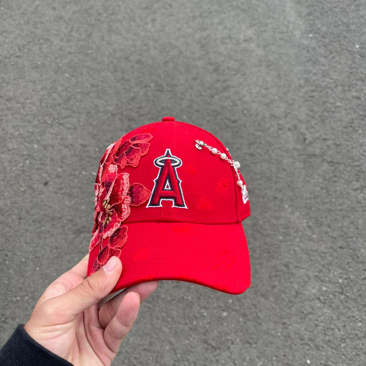 RED ANGELS FLOWER CAP